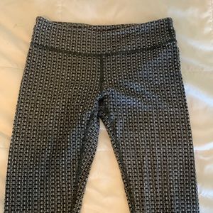 Ivivva: Rythmic Tight textured pattern  girls 12
